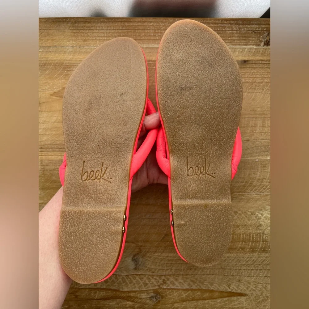 Beek Sunbird Leather Puffy Thong Flip Flop Sandals in Size 7 New - Picture 6 of 8